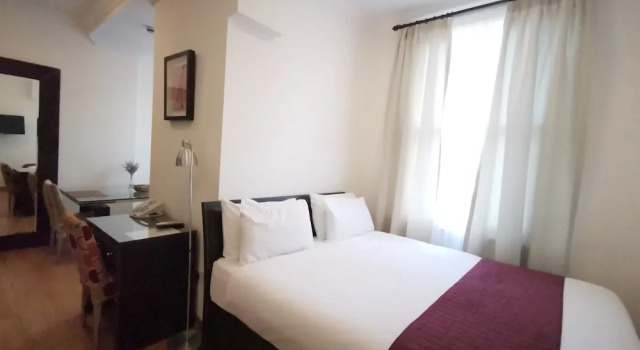 Номер Luxury The Royale Chulan Hyde Park Hotel
