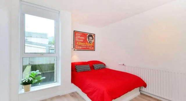 Midtown London Apartment