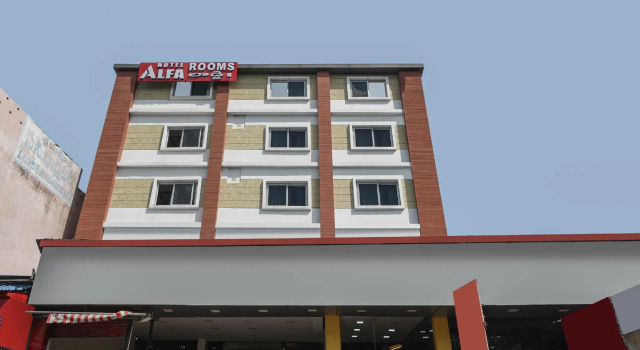 OYO 84459 Hotel Alfa Inn, Rezerwuj Hotel Hotele w Andhra Pradesh z parkingiem, Parking