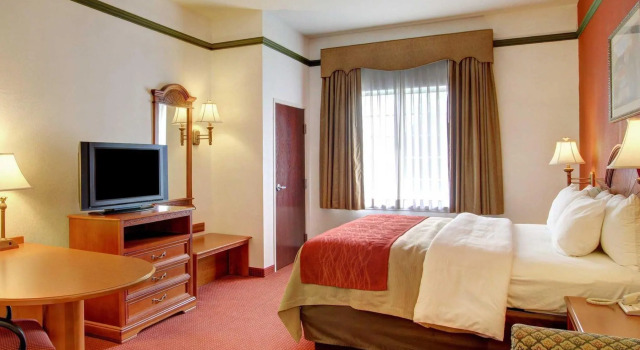 Люкс FairBridge Inn & Suites Cleburne