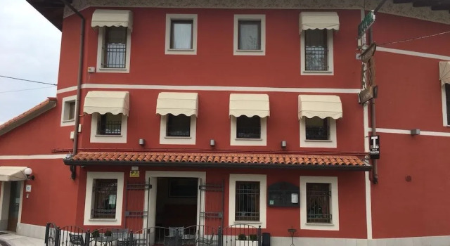 Hotel Ai Due Leoni, Book Hotel Farra dʼlsonzo Friuli Venezia Giulia