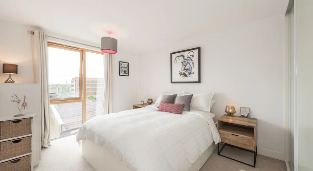 Modern home in Bethnal Green, Забронировать Отель Отели Англии 3 звезды, 3*