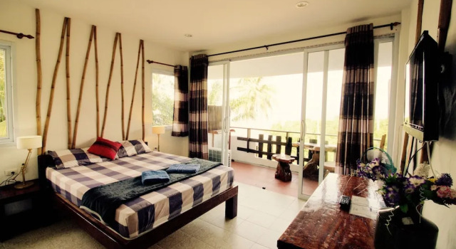 Двухместный номер Standard с балконом и с красивым видом из окна Sairee View Resort