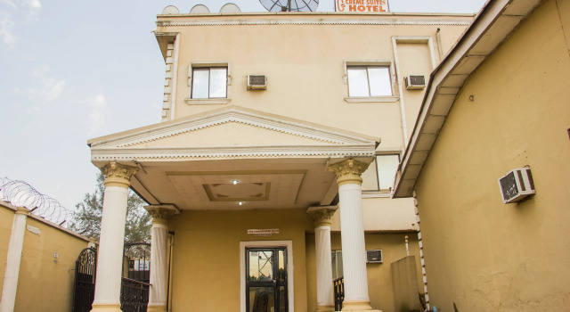 Creme Suites & Hotel, Buchen Sie Hotel Hotels in Lagos mit Frühstück, Frühstück