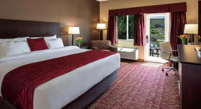 Номер Executive Lakeside Hotel Casino, a Travelodge by Wyndham