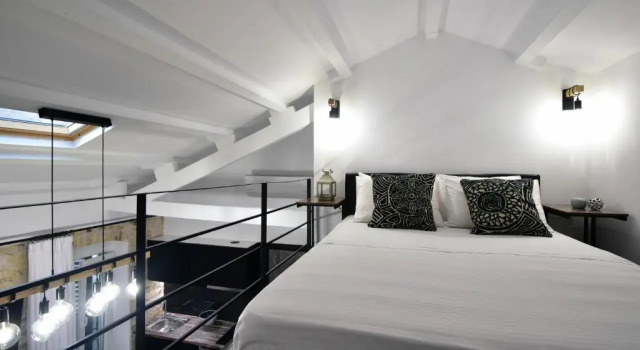 Queen 4 Apartment in the Heart of the Corfu Historical Old Town Center