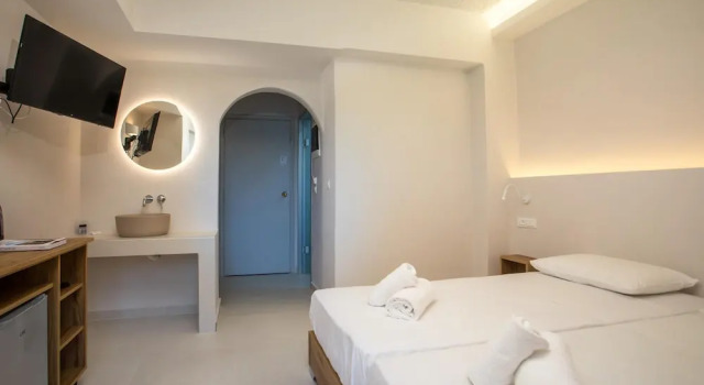 Двухместный номер Deluxe с балконом Nikos BnB