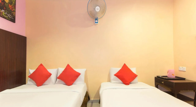 OYO 425 Hotel GS Inn