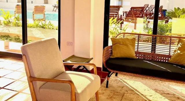 Четырёхместный номер Deluxe с балконом и с частичным видом на море Hotel Villa Toti