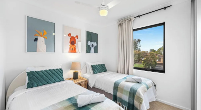 Stylish 2BR With Wi-fi 100 Mbps TV big 75 Inch