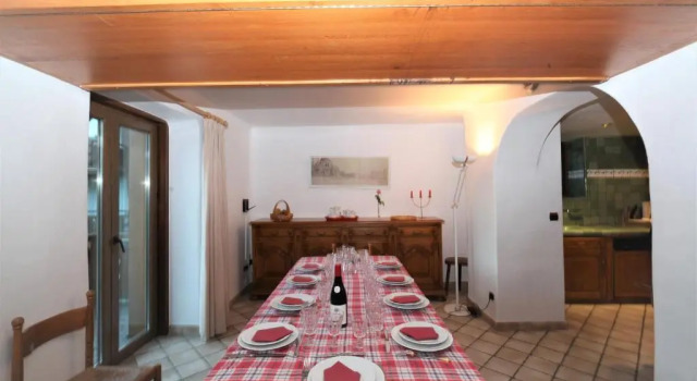 Duplex Carline 185m2 - 7 rooms - Living room with large fireplace and frame