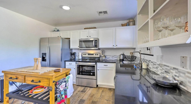 Updated Maricopa Retreat < 2 Miles to Golf!, Book Feriehus Sommerhuse i Maricopa, Hytte