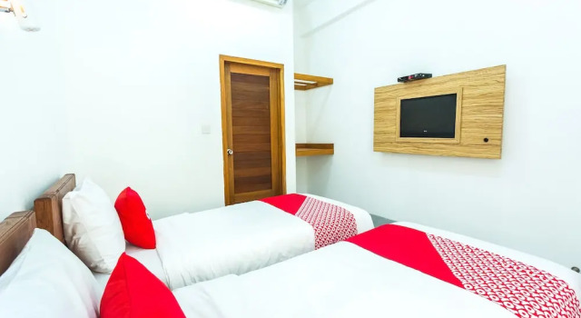 Bc Inn by Oyo Rooms, Book Hotel Senggigi Lombok