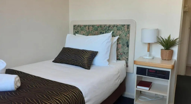 Одноместный номер Economy Crest Motor Inn