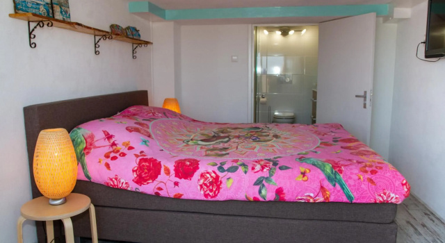 little ibiza, Забронировать Отель Отели Зандворт 4 звезды, рядом с Пляж Zandvoort, 4*