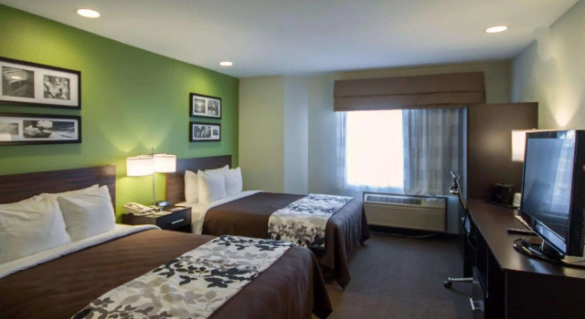 Четырёхместный номер Standard Sleep Inn Ontario