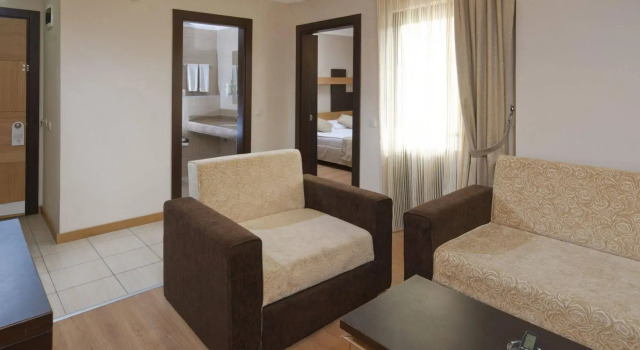 Kandelor Hotel
