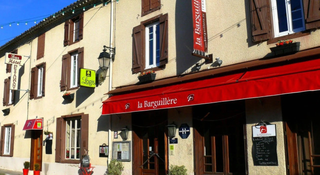 Auberge La Barguillère, Varaa Hostelli Hotellit Saint-Pierre-de-Riviere aamiaisella, Aamiainen