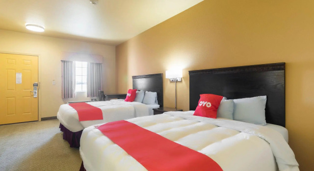 Четырёхместный номер Standard OYO Hotel Valley View TX, I-35
