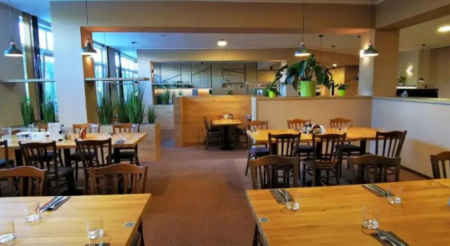 Hotel Sport, Rezerwuj Hotel Hotele w Srednecheshsky Krai z basenem, Basen