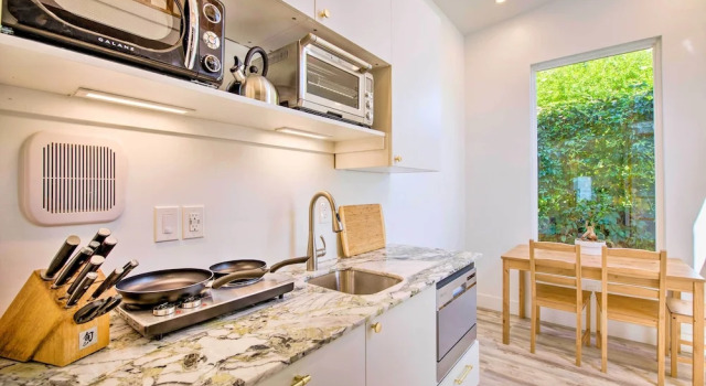 Коттедж Convenient Salt Lake Tiny Home With Chic Interior!