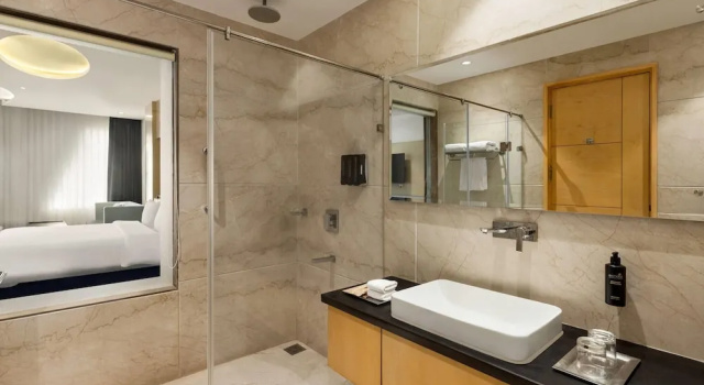 Двухместный номер Deluxe Ramada Plaza by Wyndham Jammu Vijaypur