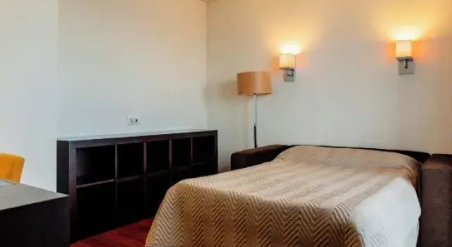 Семейный полулюкс с балконом Axis Porto Business & Spa Hotel