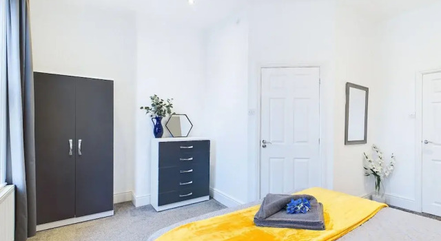 2br-sleeps4-citycentre-freeparking, Book Feriehus Villaer i Derby, Villa