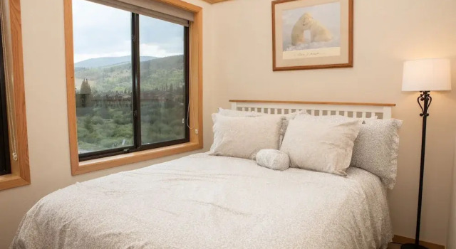 2800 Slopeside 2 Bedroom Condo by RedAwning