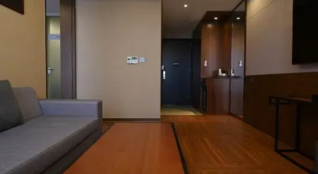 Трёхместный люкс Gloucester Hotel Jeonju