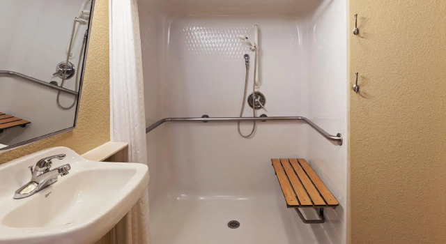 Двухместный люкс Candlewood Suites St. Robert by IHG