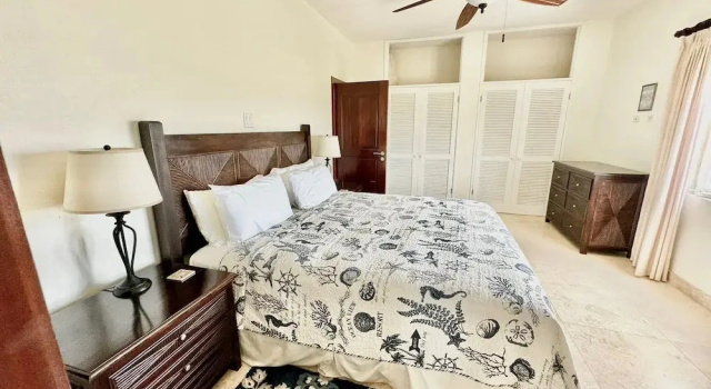 Номер Deluxe West End Bay Condos