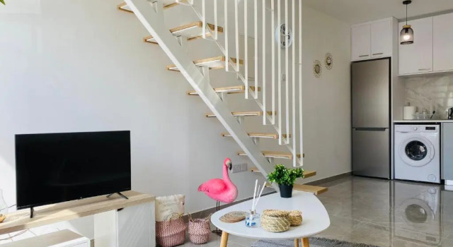 Двухместные апартаменты с видом на город Pink Flamingo 1-BR Apartment in Larnaca