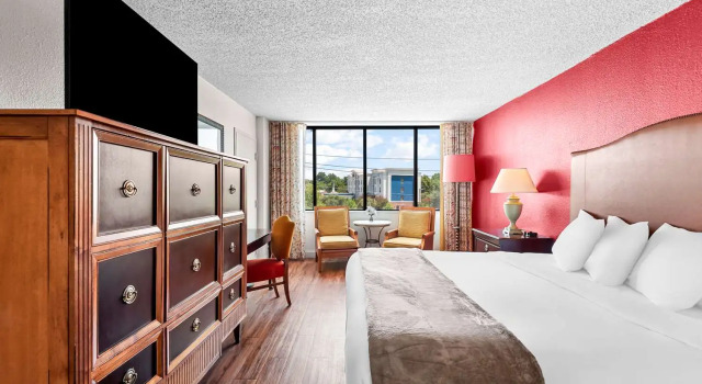 Двухместный номер Standard с видом на бассейн Magnolia Hotel, BW Signature Collection