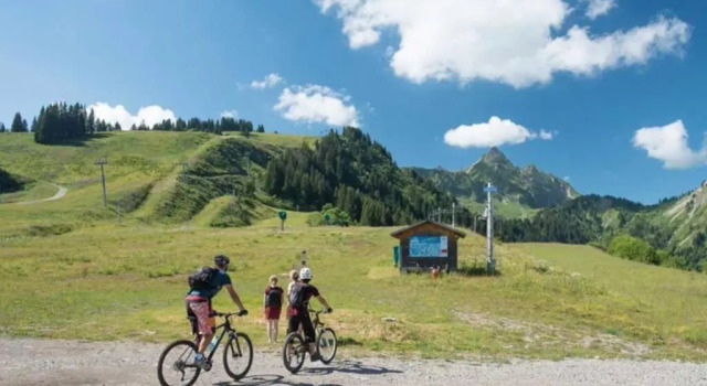 Студия Le Relai S31 - Grand et lumineux studio avec coin montagne 4-6 pers, tout équipé, avec WIFI, à 30m des pistes avec un grand balcon, DRAPS NON COMPRIS