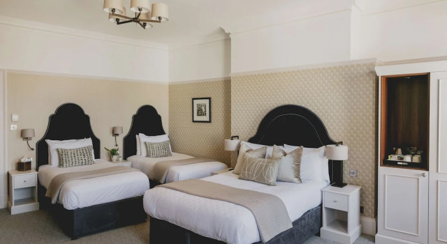 Семейный номер Superior The Queens Hotel