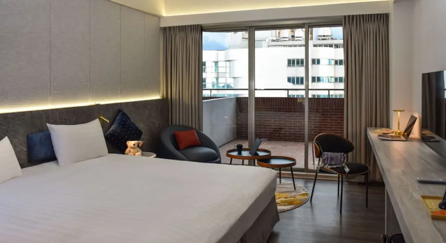 Двухместный номер Superior с балконом Metro Hotel