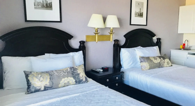 Четырёхместный номер Standard с видом на океан Ocean Surf Resort