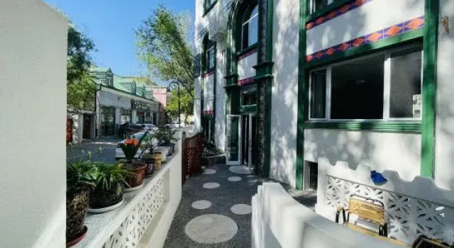 Jinse Courtyard Homestay · Liuxing Street Scenic Area Branch, Book Hotel Hotels in Xinjiang with Parking, Parking