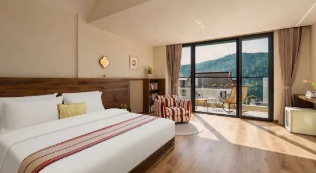 Люкс с балконом Sato-Hill Homestay