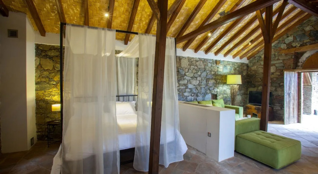 Junior Suite with balcony Lyhnos