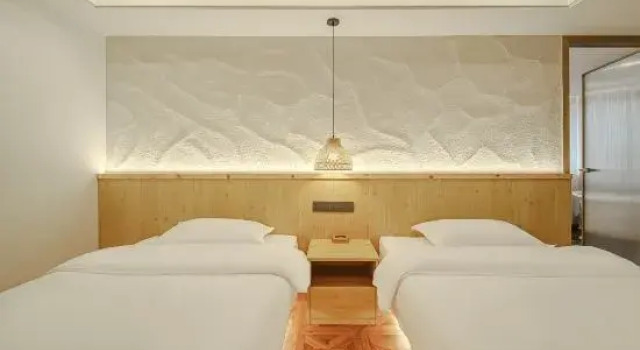 Люкс Genhe Helun Business Hotel
