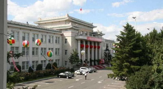 South Lake, Rezerwuj Hotel Hotele 4-gwiazdkowe w Jilin, 4*