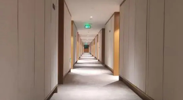 Howard Johnson Lanting Hotel Ningbo, Prenota Hotel Hotel a Ningbo con parcheggio, Parcheggio