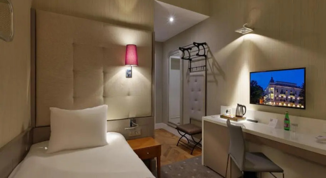 Номер Deluxe Bristol Art & Medical SPA