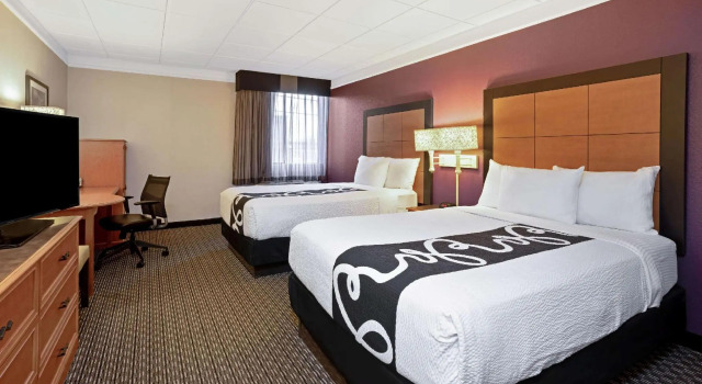 Четырёхместный номер Standard La Quinta Inn & Suites by Wyndham Tacoma - Seattle
