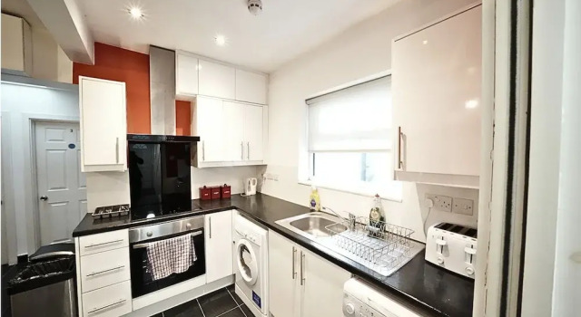 Номер Comfort Private on suites- Private Bathroom every room-1 Bus to Heathrow Airport