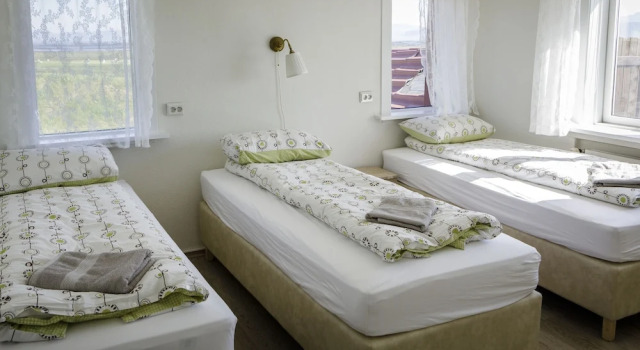 Трёхместный номер с видом на горы Reykholar HI Hostel