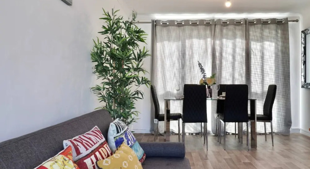Апартаменты Skyvillion - Valley Way - 3bed House In Stevenage