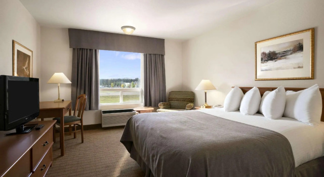 Двухместный номер Standard Super 8 by Wyndham Slave Lake AB
